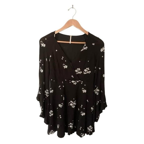Free People Dresses & Skirts - FREE PEOPLE Black + White Embroidered Floral Print Long-Sleeve Dress